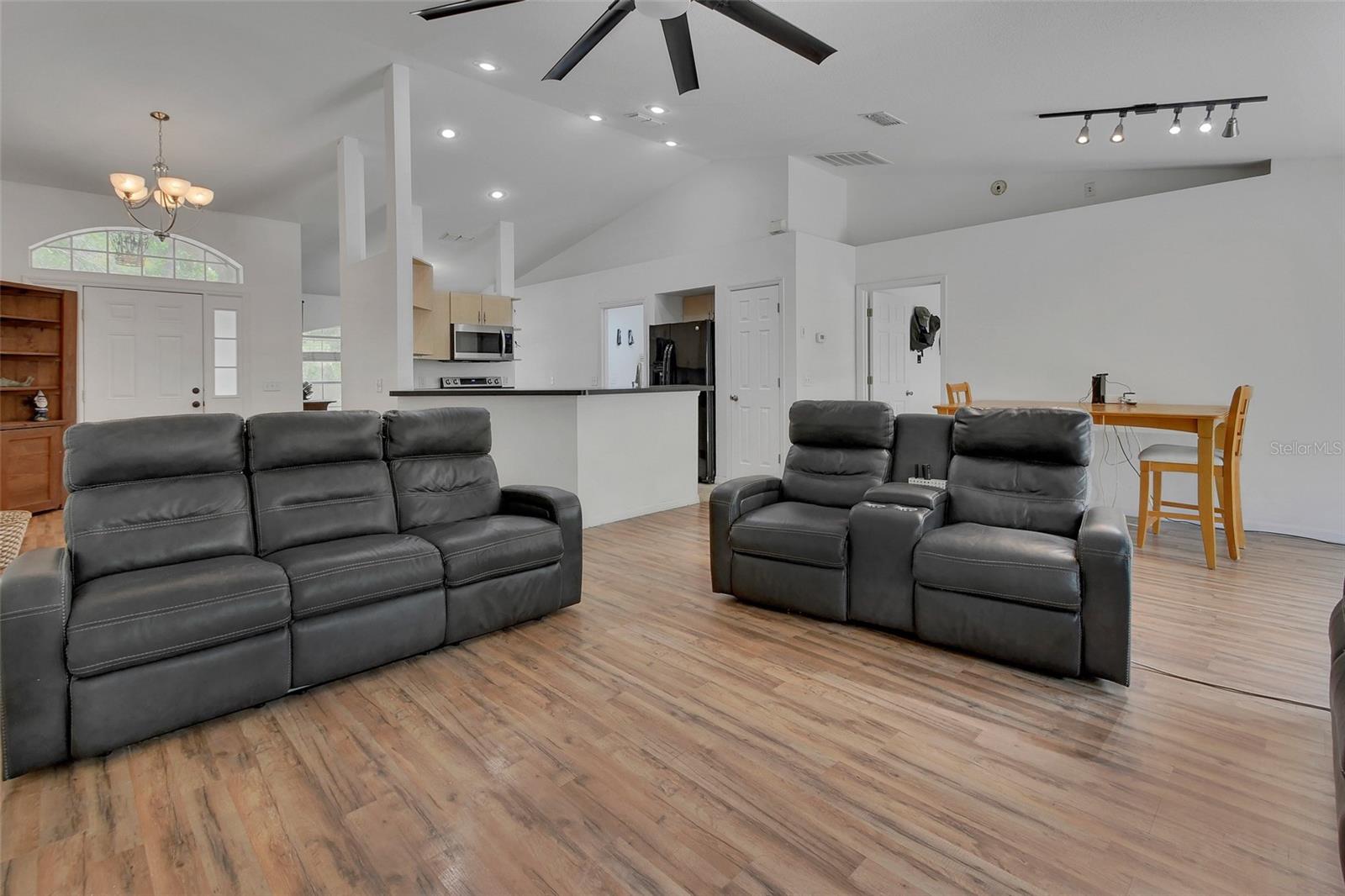 4600 S TOMOKA DR, DE LEON SPRINGS, FL, 32130