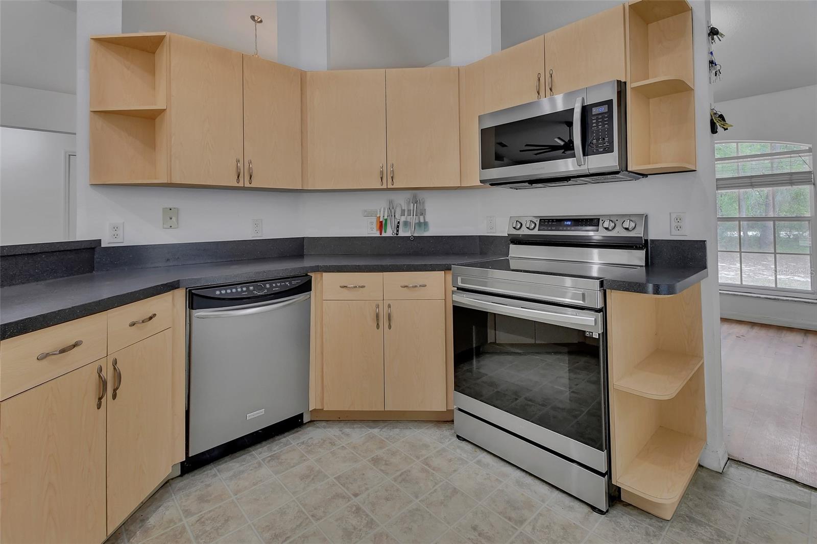 4600 S TOMOKA DR, DE LEON SPRINGS, FL, 32130