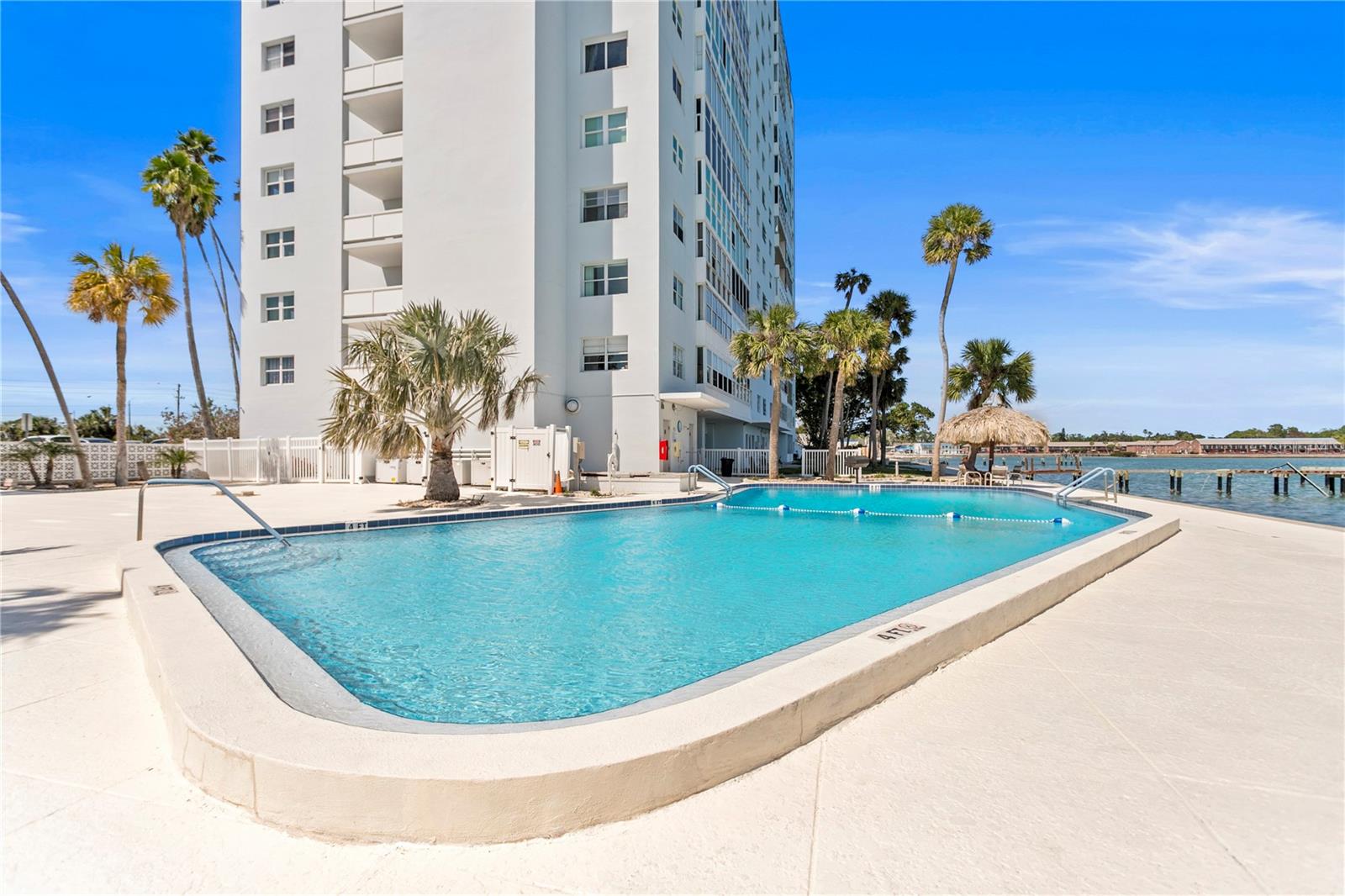 7200 SUNSHINE SKYWAY LN S #8G, ST PETERSBURG, FL, 33711