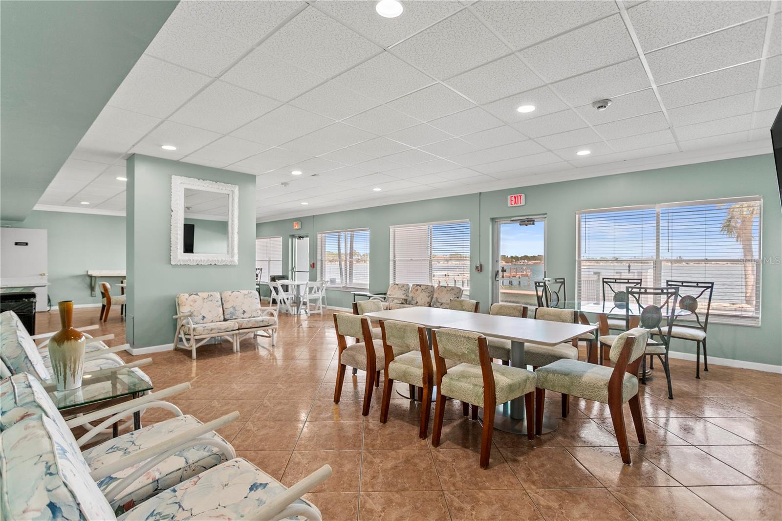 7200 SUNSHINE SKYWAY LN S #8G, ST PETERSBURG, FL, 33711