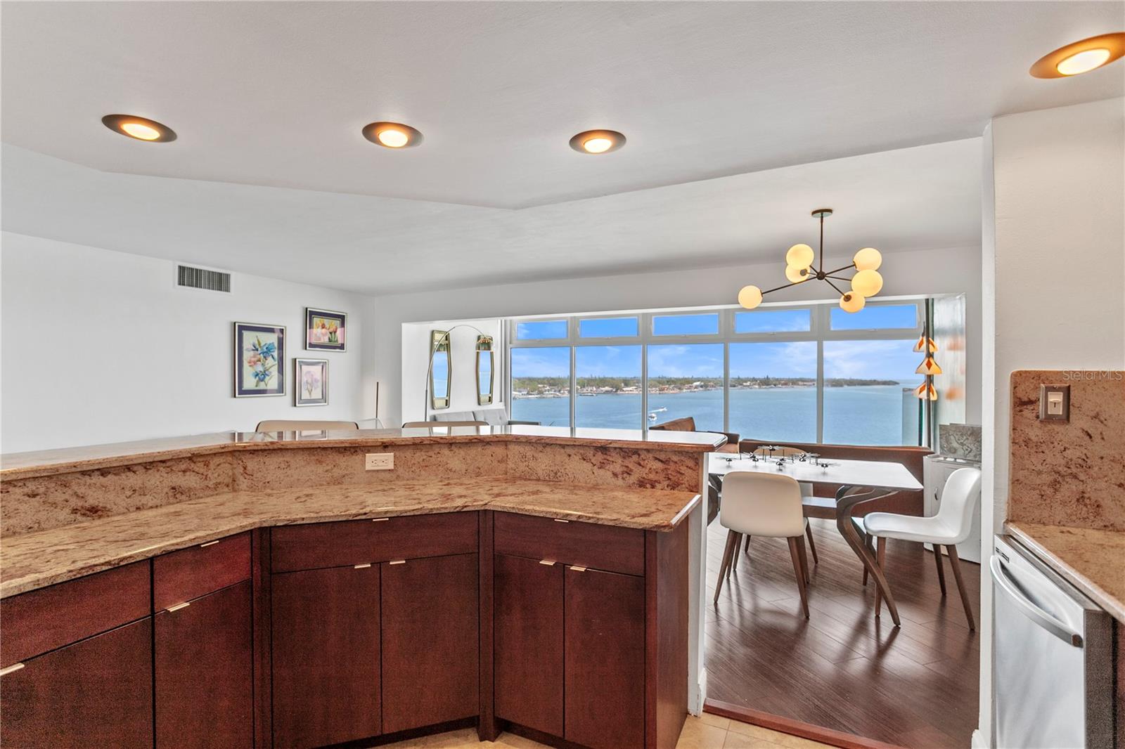 7200 SUNSHINE SKYWAY LN S #8G, ST PETERSBURG, FL, 33711