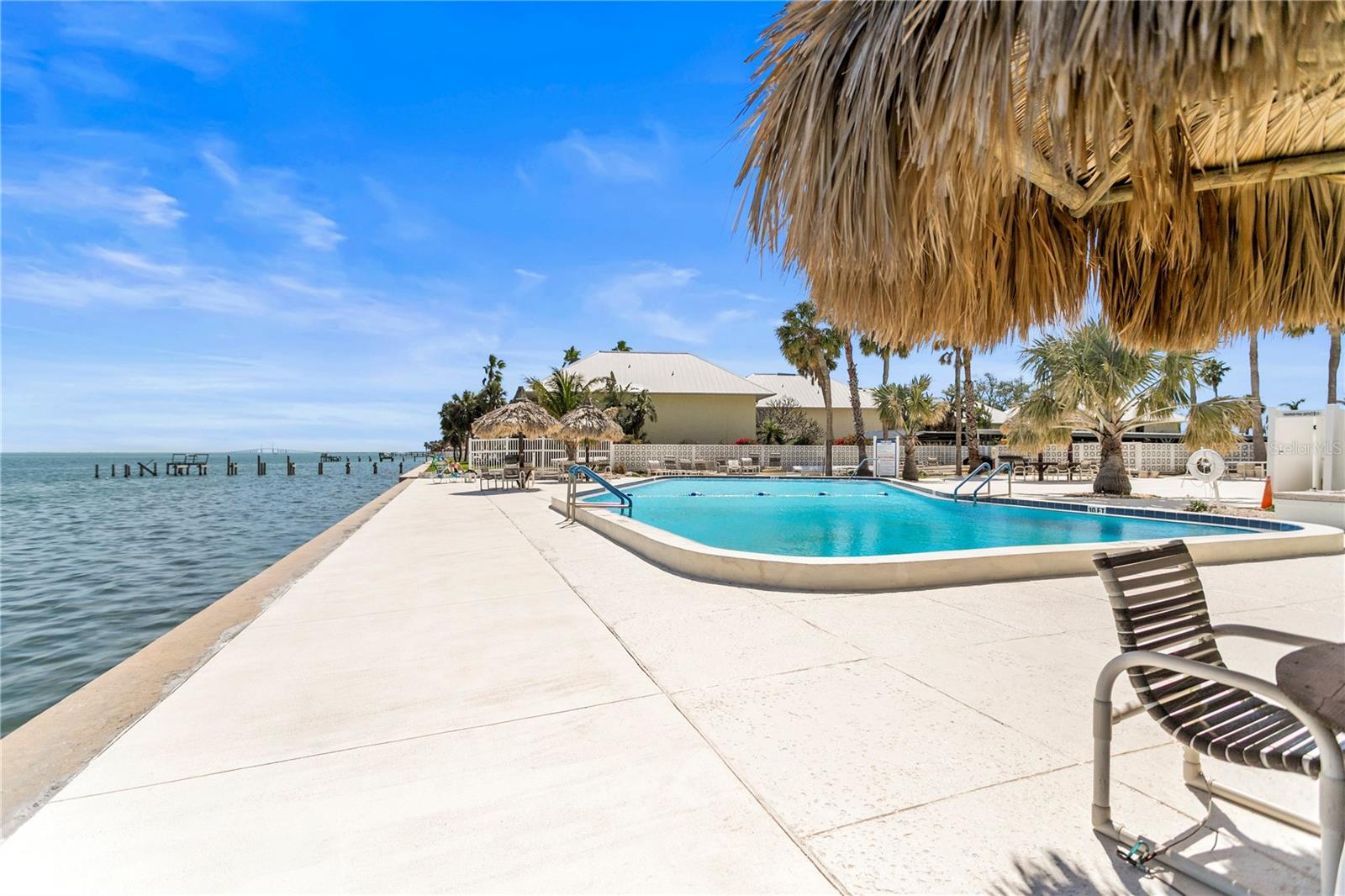 7200 SUNSHINE SKYWAY LN S #8G, ST PETERSBURG, FL, 33711