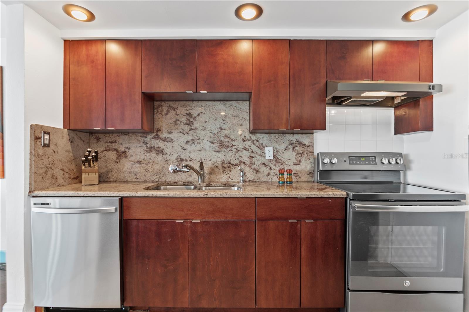 7200 SUNSHINE SKYWAY LN S #8G, ST PETERSBURG, FL, 33711