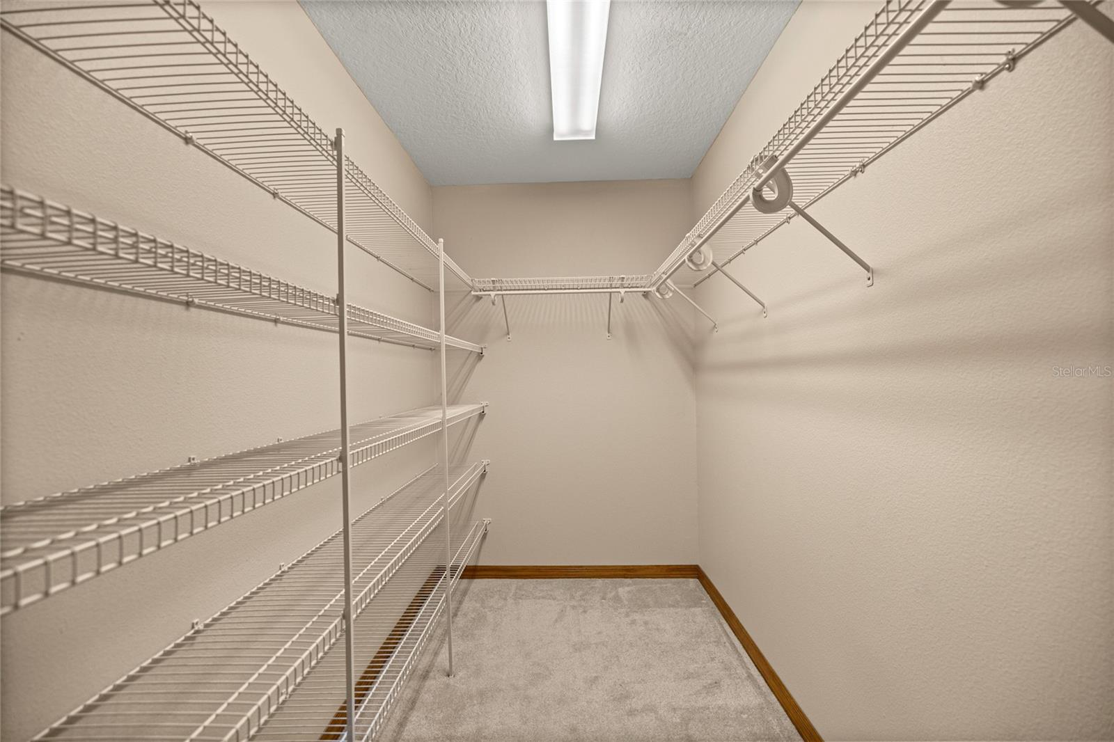 5889 NE 43RD LANE RD, SILVER SPRINGS, FL, 34488