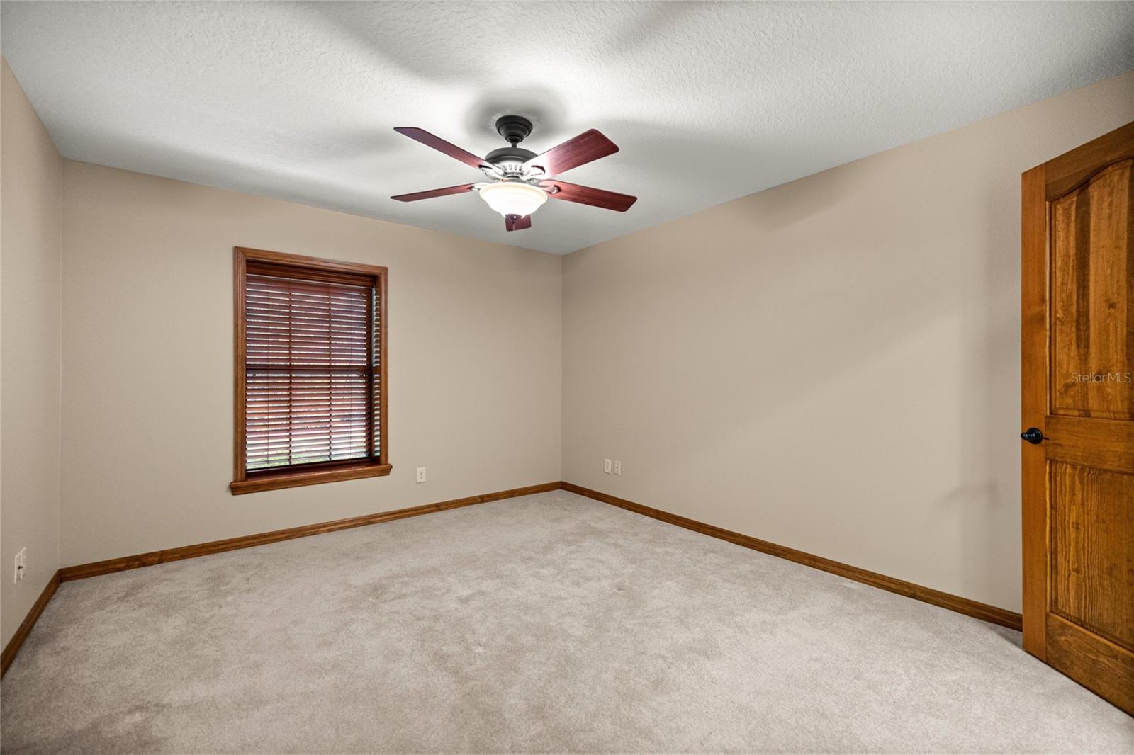 5889 NE 43RD LANE RD, SILVER SPRINGS, FL, 34488