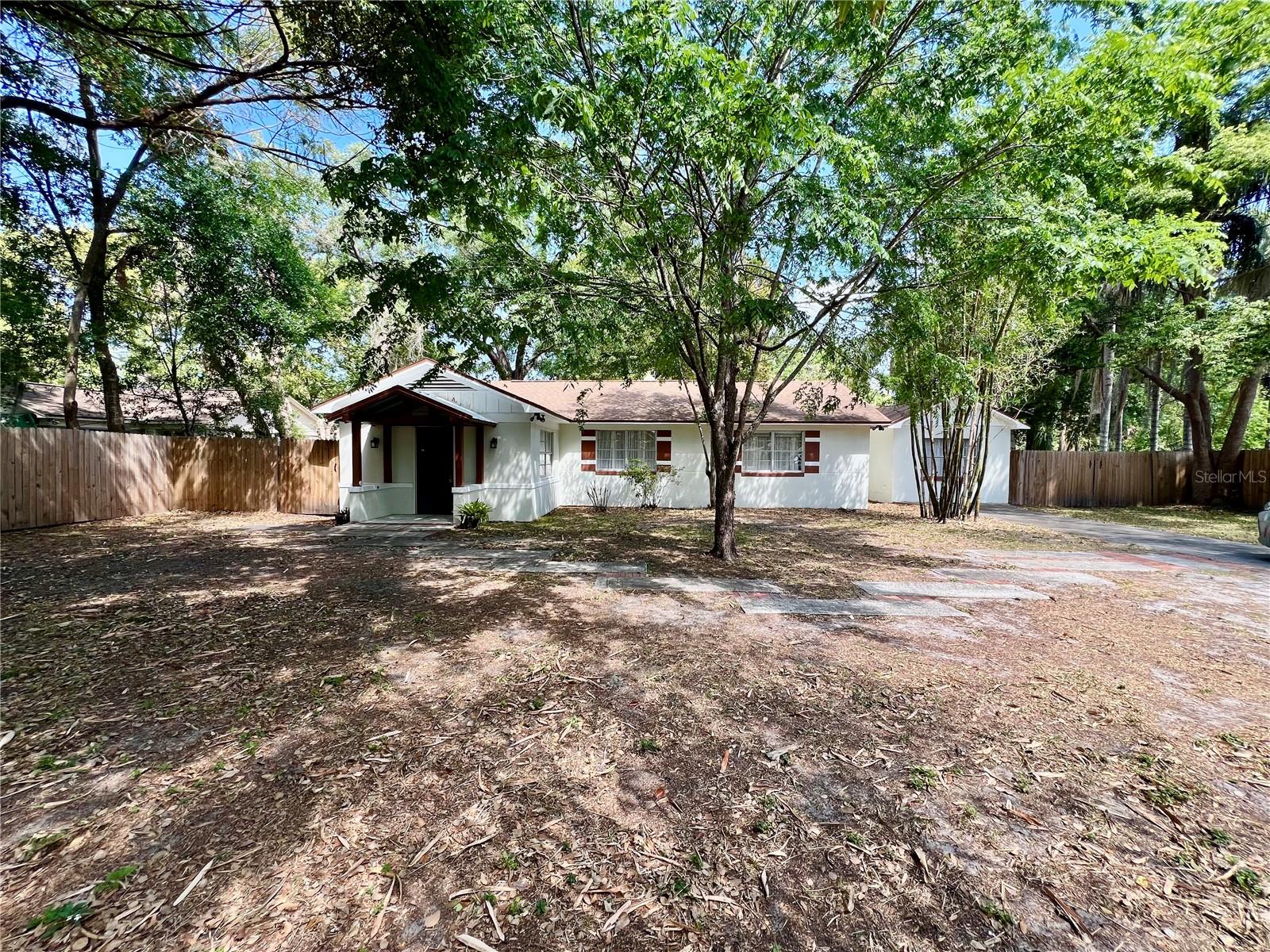 1208 E HANNA AVE, TAMPA, FL, 33604