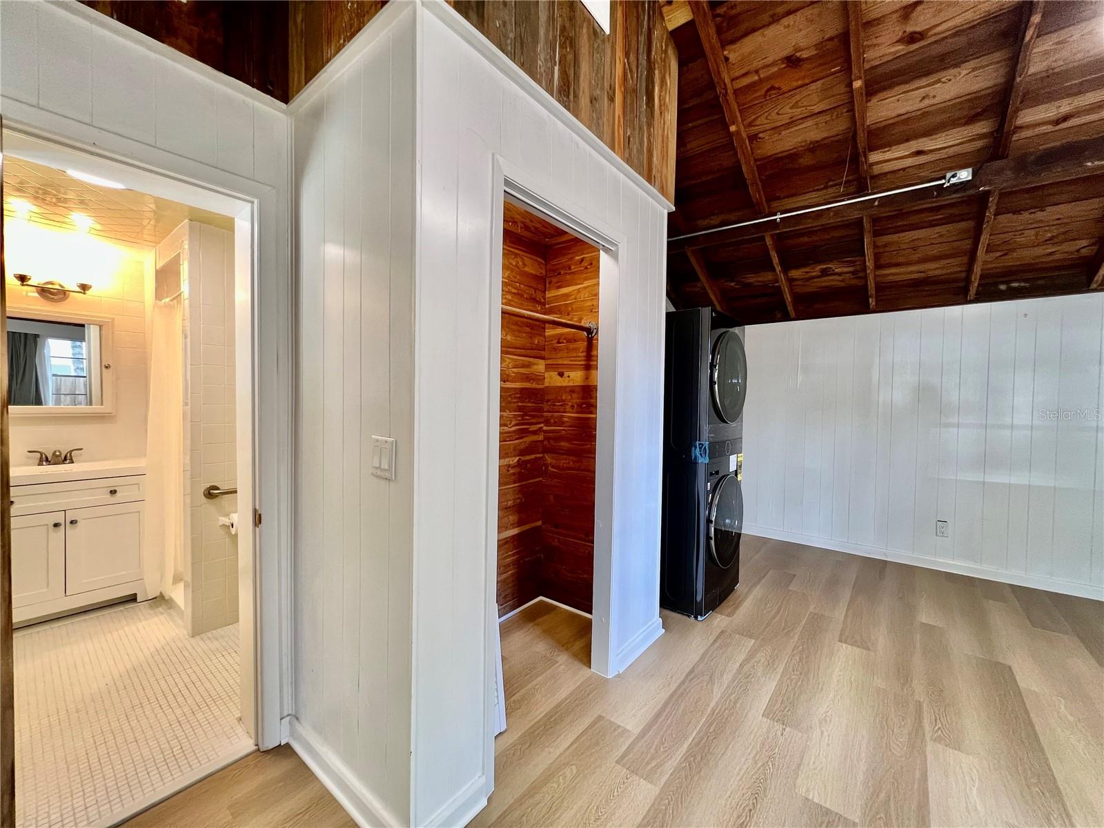 1208 E HANNA AVE, TAMPA, FL, 33604