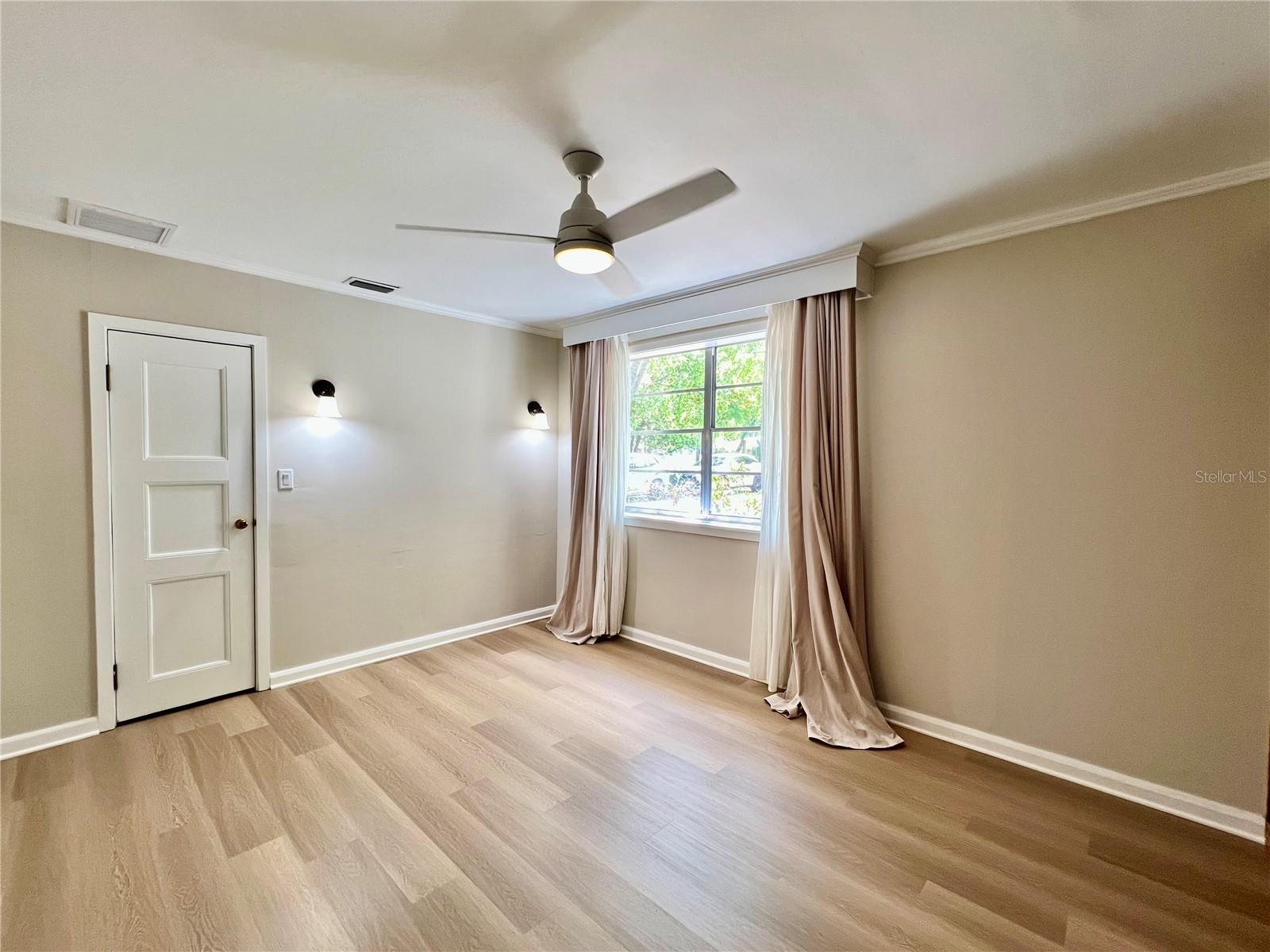 1208 E HANNA AVE, TAMPA, FL, 33604