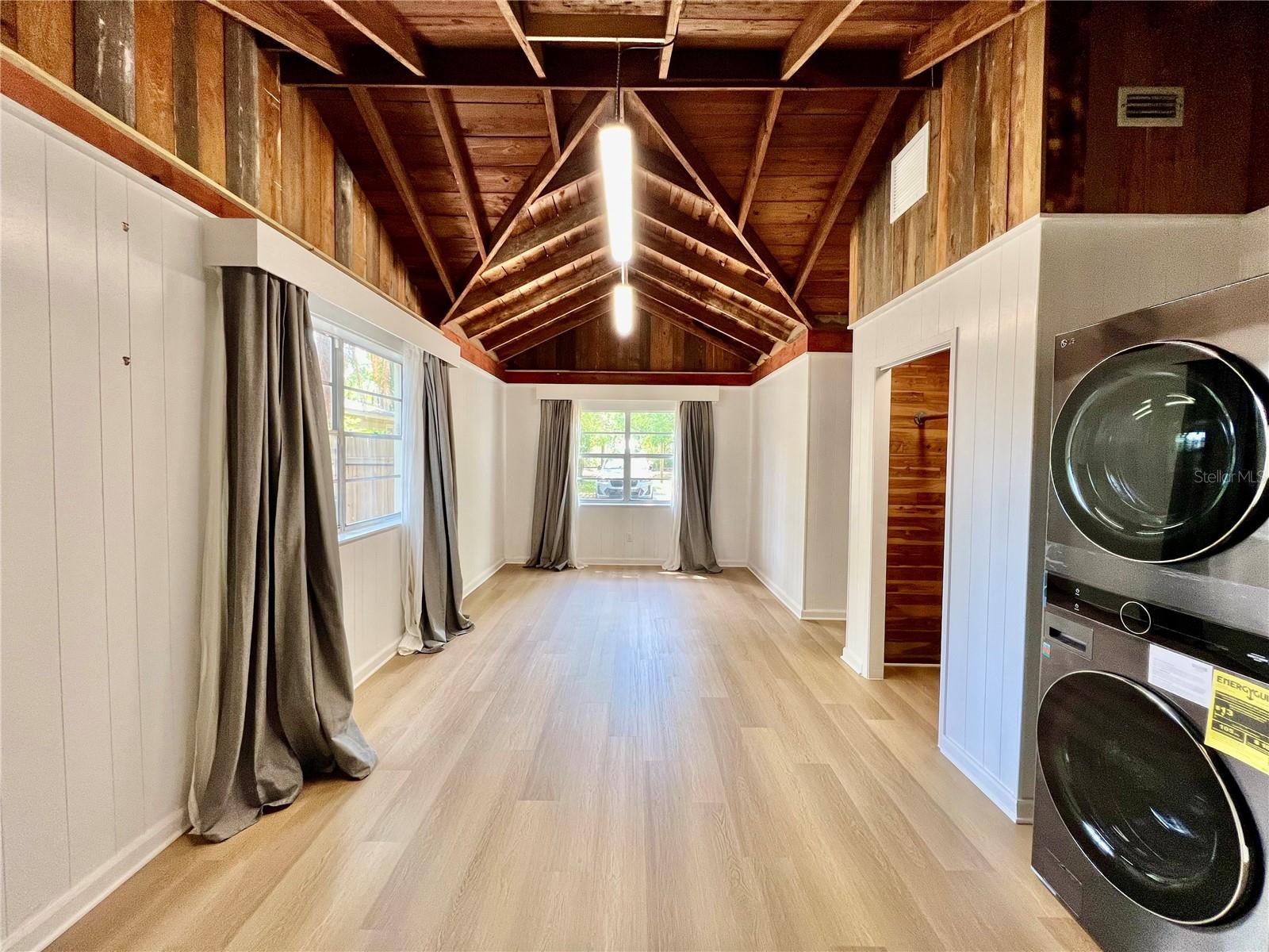 1208 E HANNA AVE, TAMPA, FL, 33604