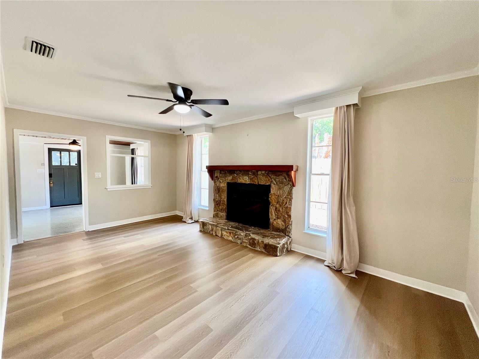 1208 E HANNA AVE, TAMPA, FL, 33604