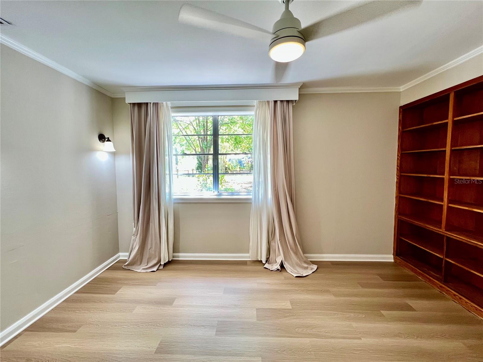 1208 E HANNA AVE, TAMPA, FL, 33604