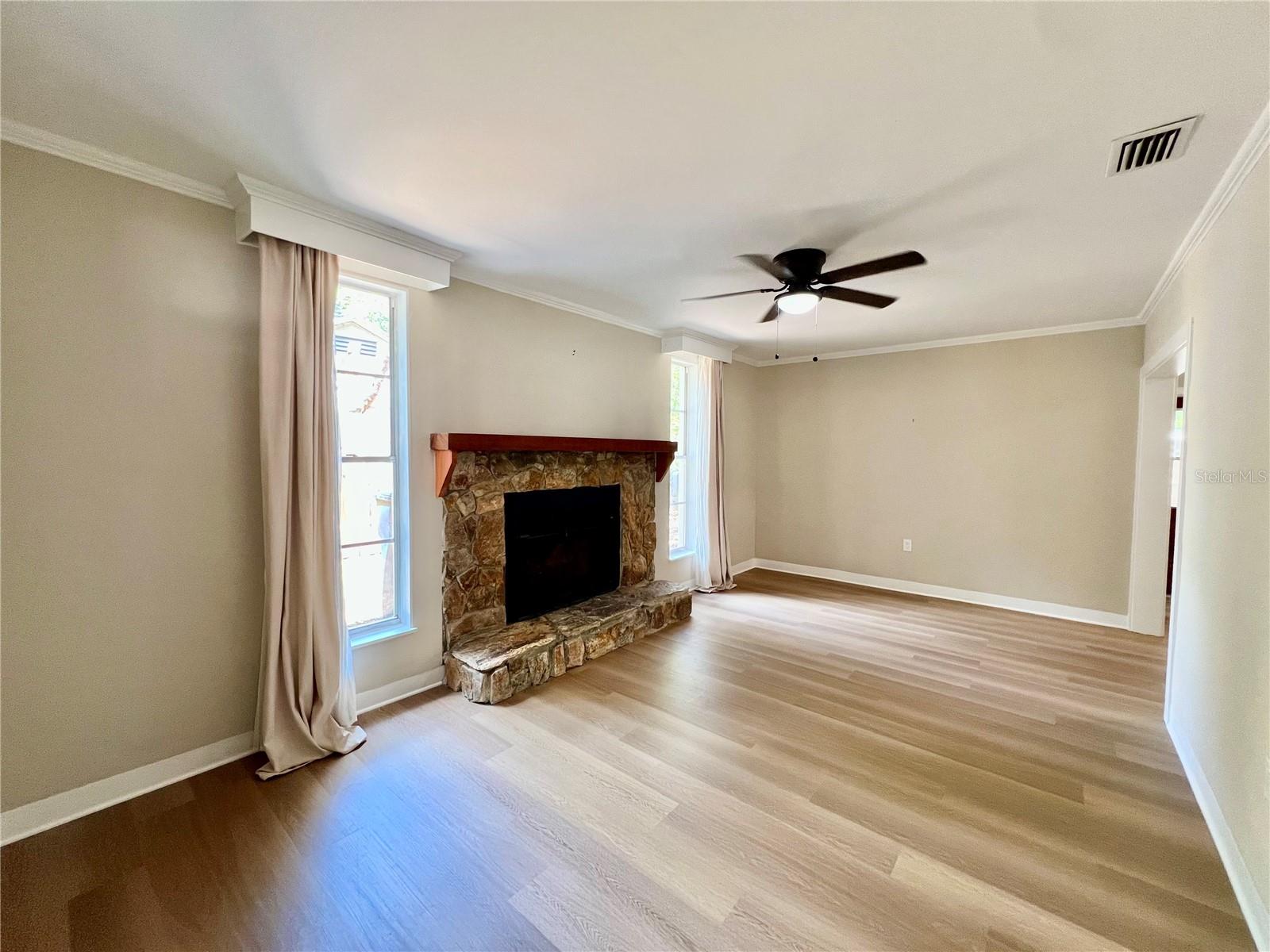 1208 E HANNA AVE, TAMPA, FL, 33604