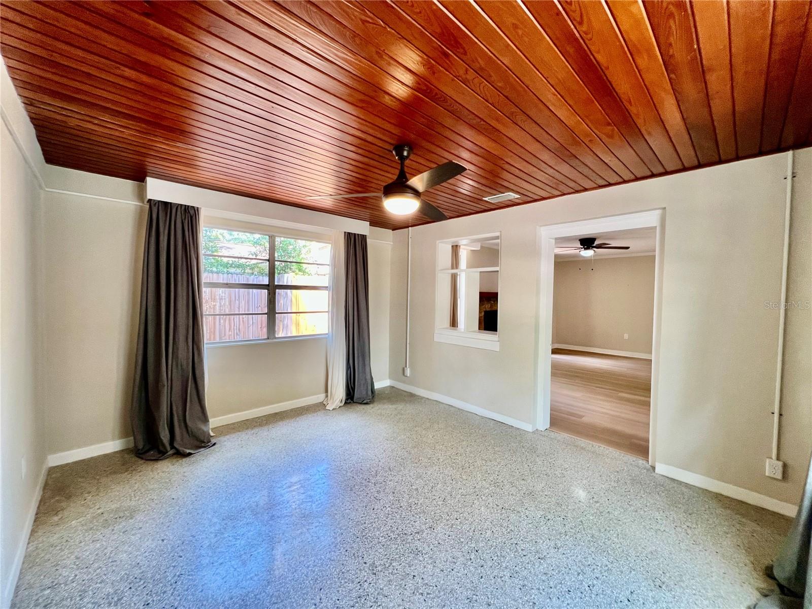 1208 E HANNA AVE, TAMPA, FL, 33604