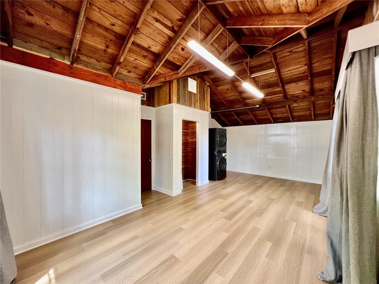 1208 E HANNA AVE, TAMPA, FL, 33604