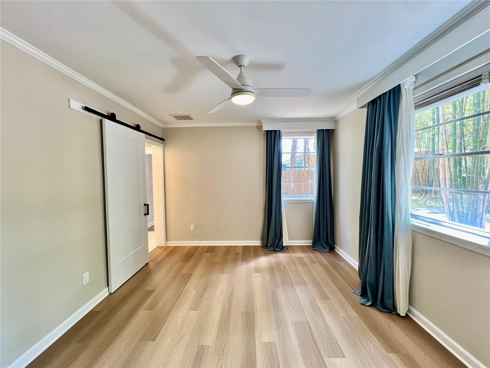 1208 E HANNA AVE, TAMPA, FL, 33604