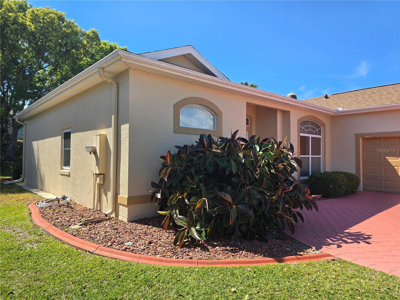 5008 SAWGRASS LAKE CIR, LEESBURG, FL, 34748