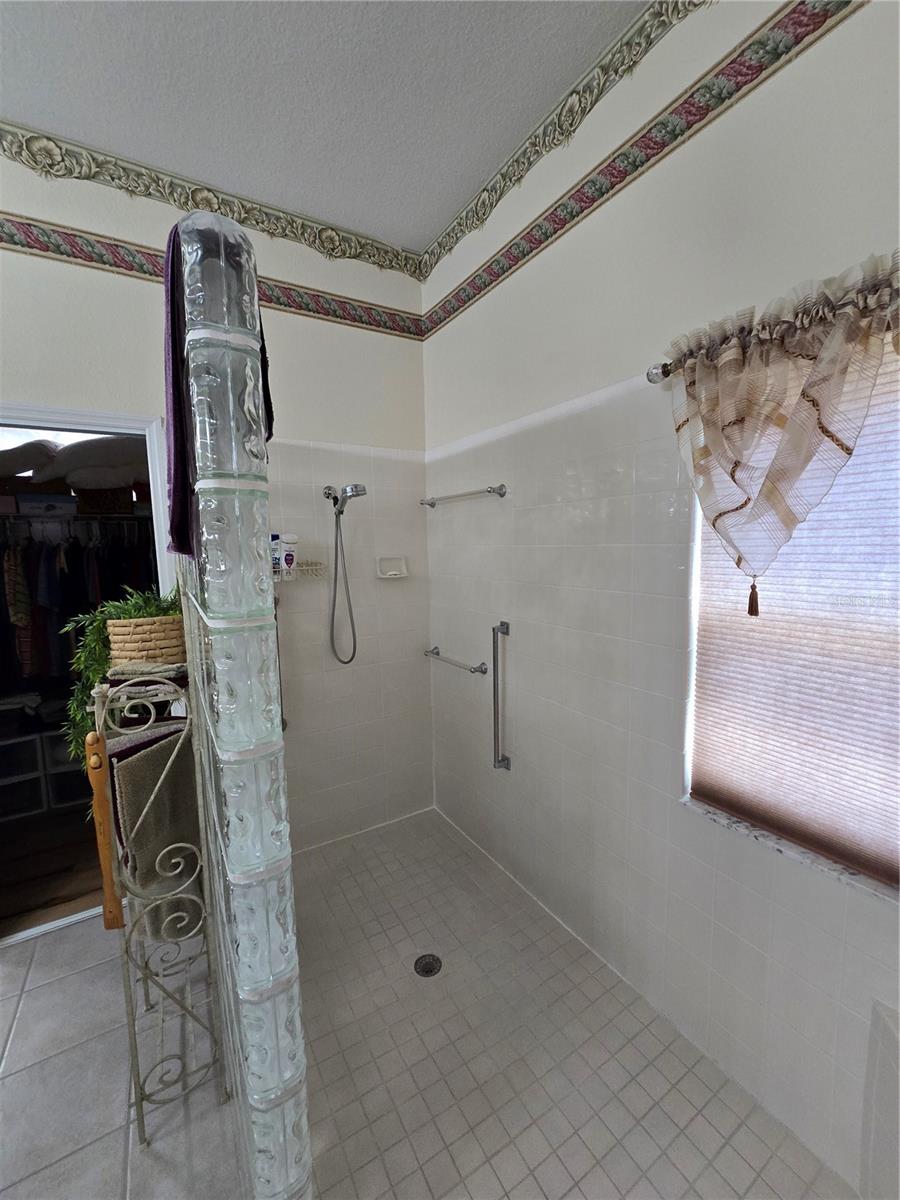 5008 SAWGRASS LAKE CIR, LEESBURG, FL, 34748