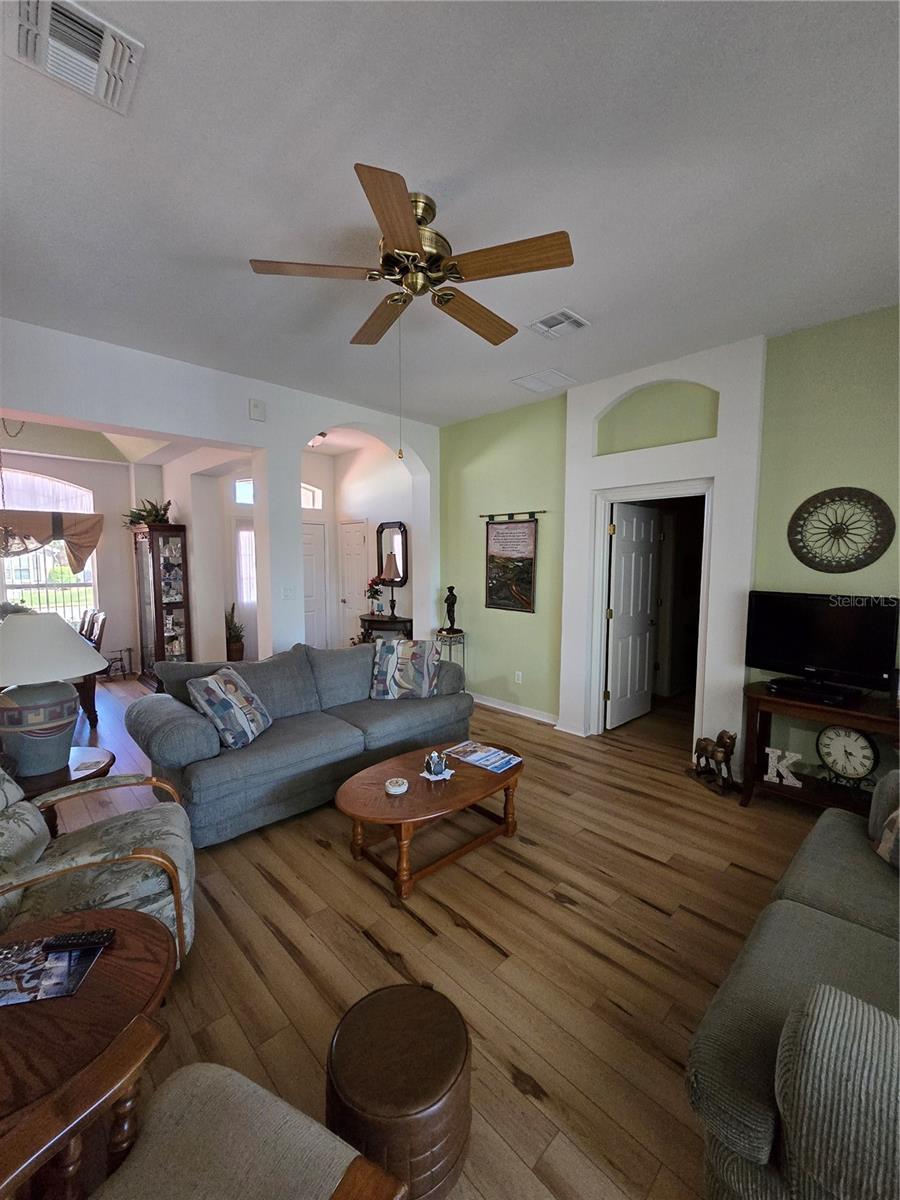 5008 SAWGRASS LAKE CIR, LEESBURG, FL, 34748