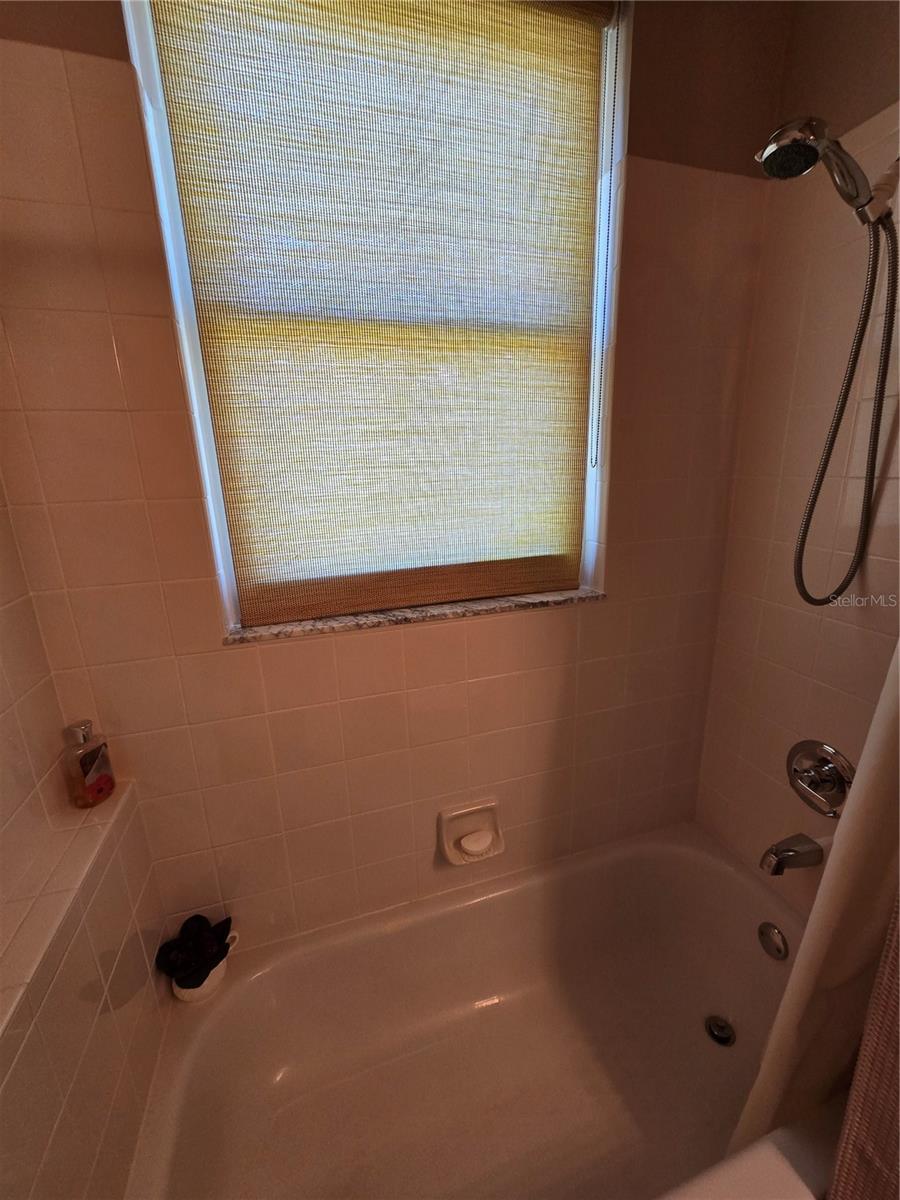 5008 SAWGRASS LAKE CIR, LEESBURG, FL, 34748