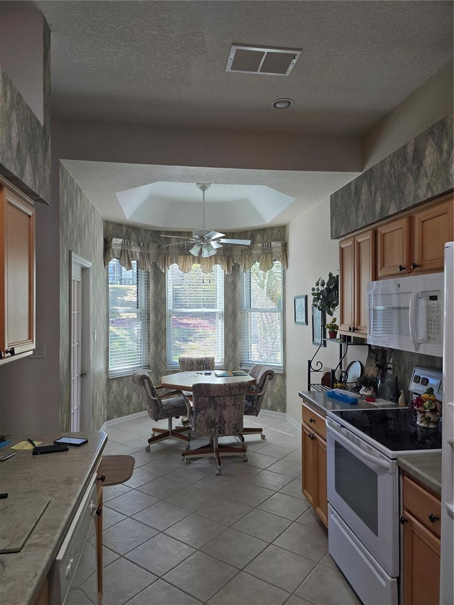 5008 SAWGRASS LAKE CIR, LEESBURG, FL, 34748