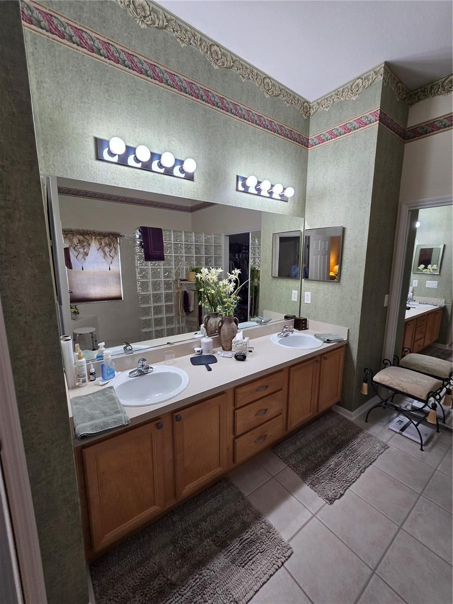 5008 SAWGRASS LAKE CIR, LEESBURG, FL, 34748