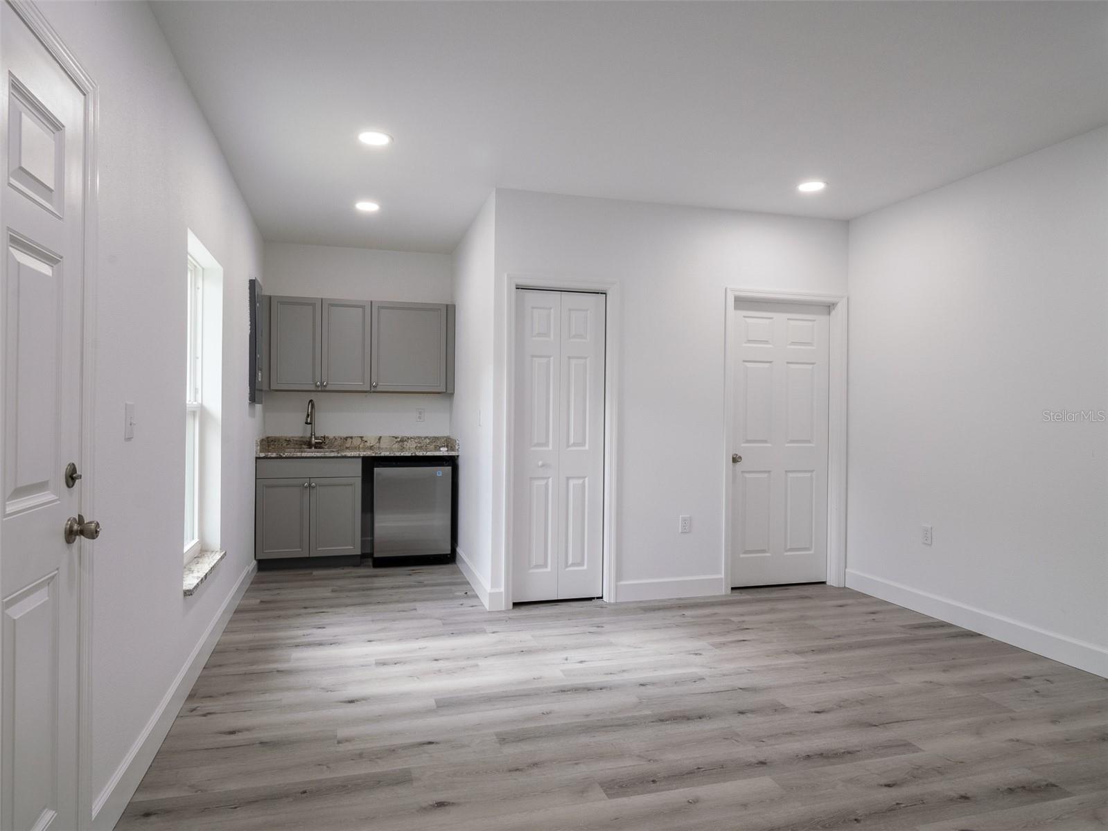 OM698232 Property Photo