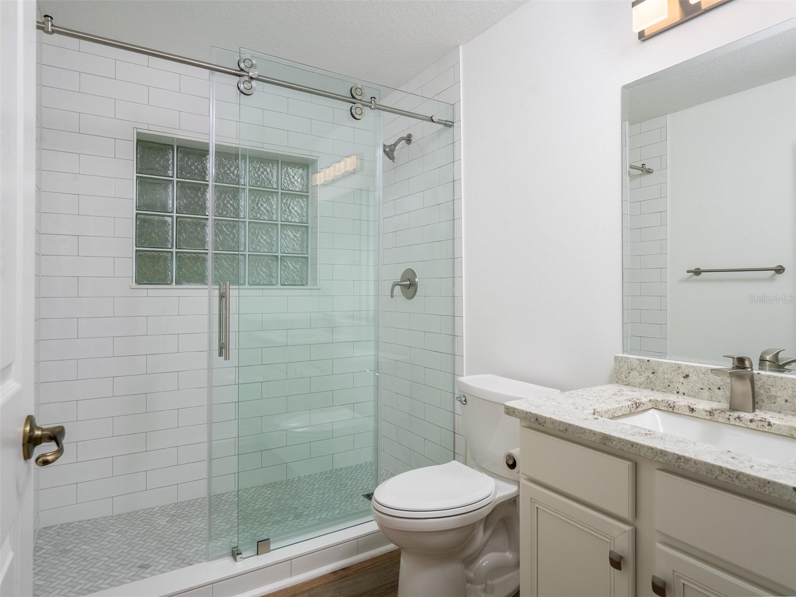 OM698232 Property Photo