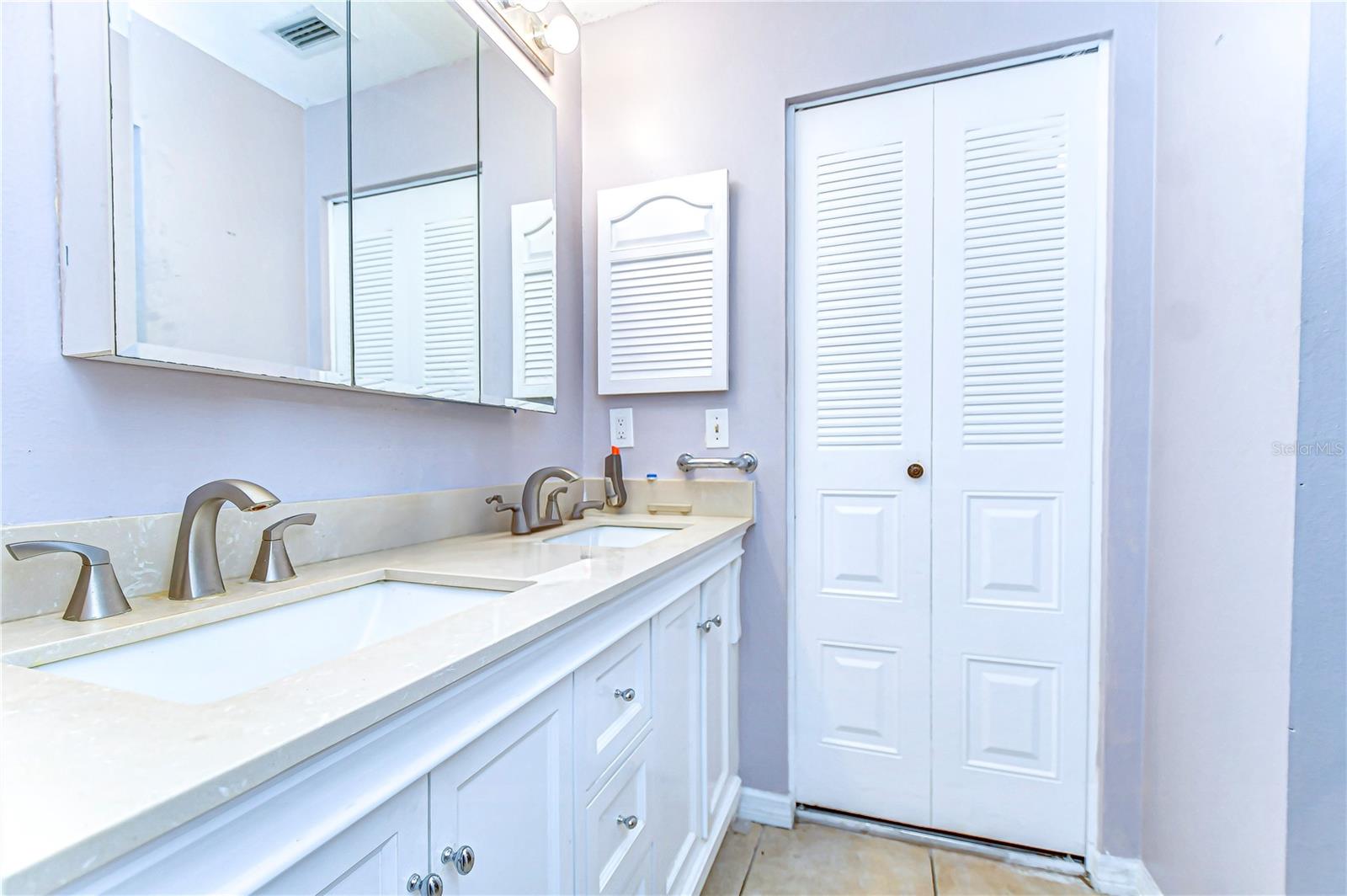 4110 SUMMERDALE DR, TAMPA, FL, 33624