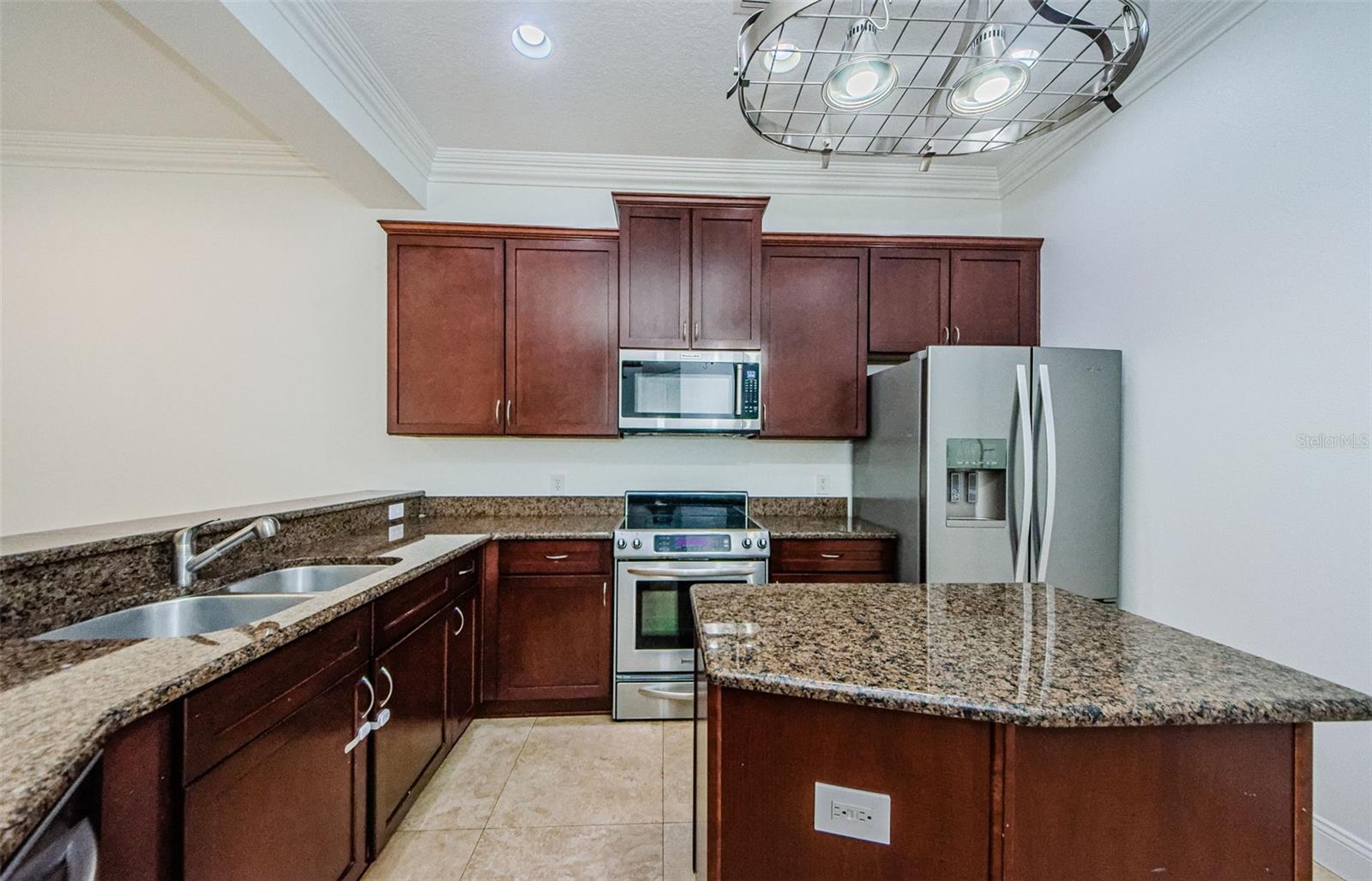 3810 VILLAS DEL SOL CT, TAMPA, FL, 33609