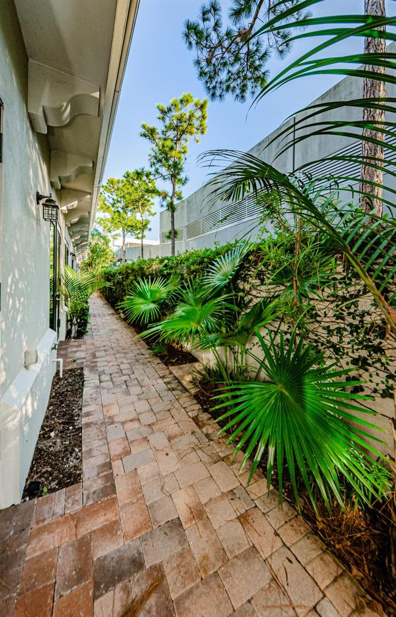 3810 VILLAS DEL SOL CT, TAMPA, FL, 33609