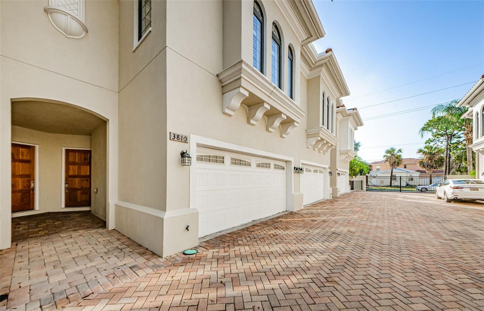 3810 VILLAS DEL SOL CT, TAMPA, FL, 33609