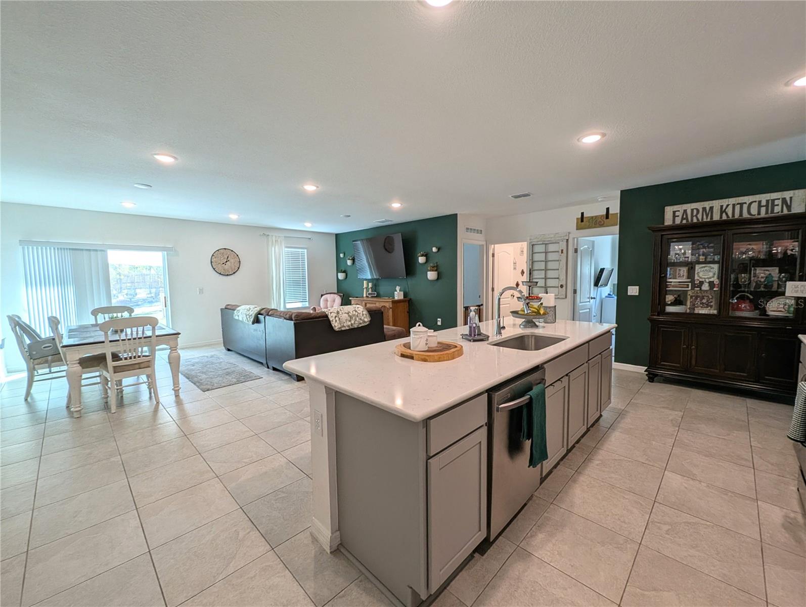 15186 DUCK HAWK RD, WEEKI WACHEE, FL, 34614