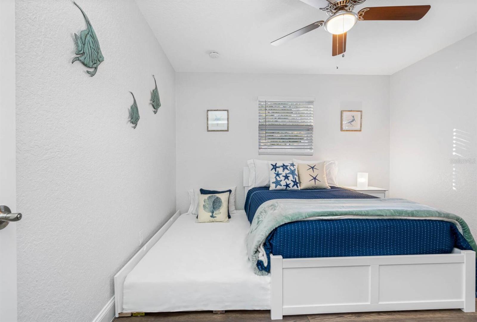 7202 8TH AVE N, ST PETERSBURG, FL, 33710