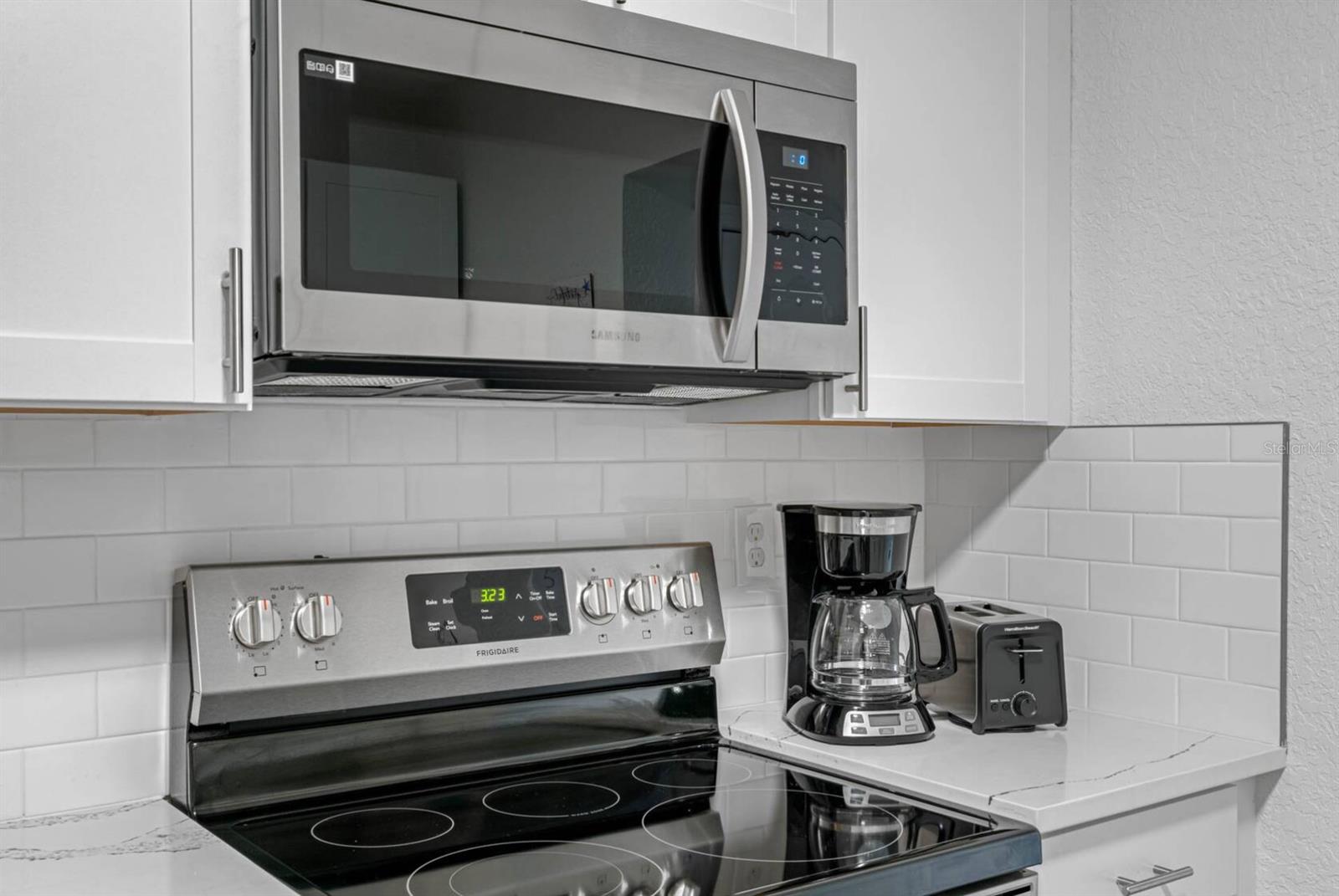 7202 8TH AVE N, ST PETERSBURG, FL, 33710