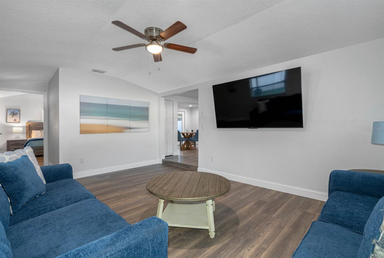 7202 8TH AVE N, ST PETERSBURG, FL, 33710