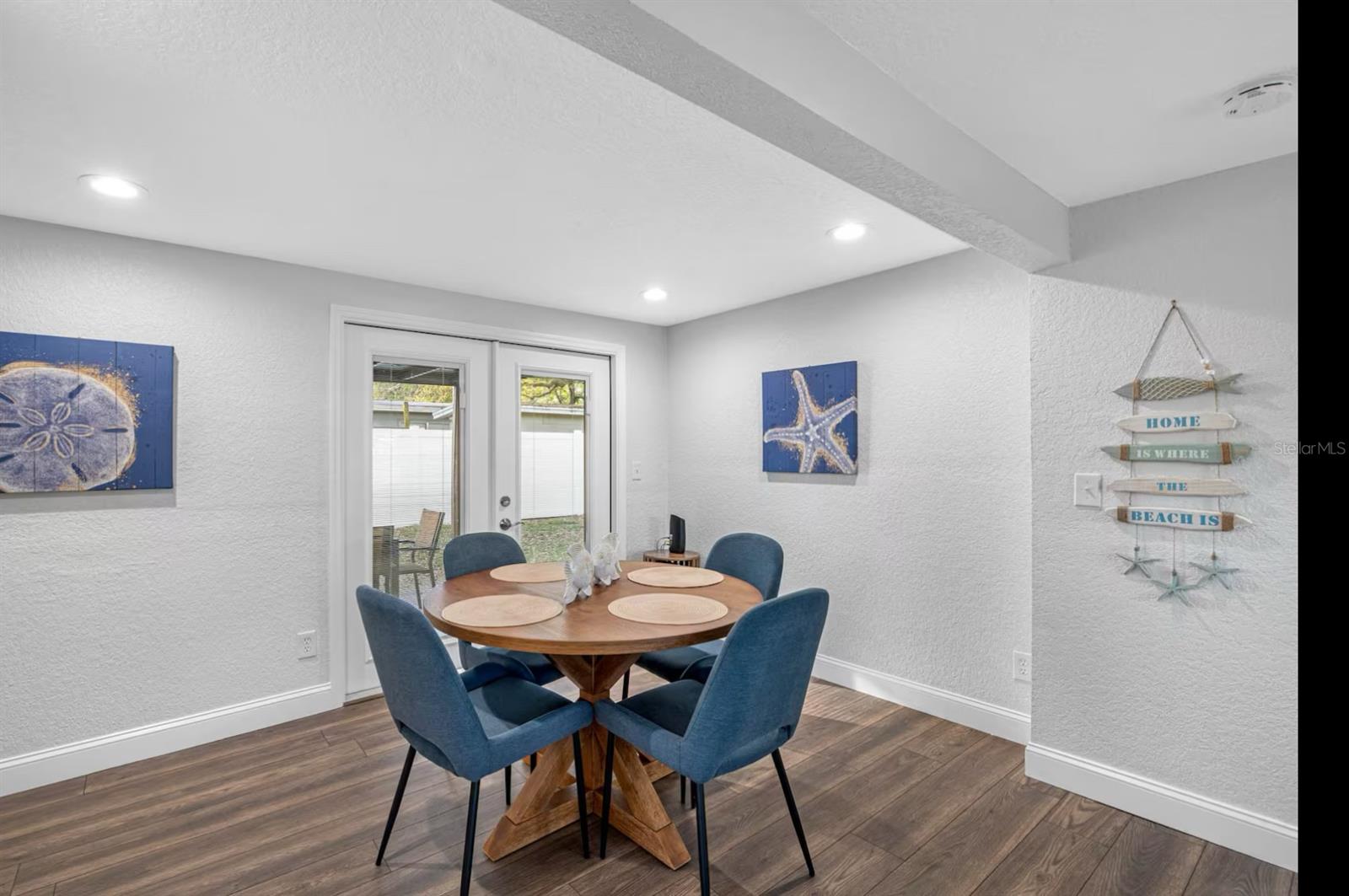 7202 8TH AVE N, ST PETERSBURG, FL, 33710