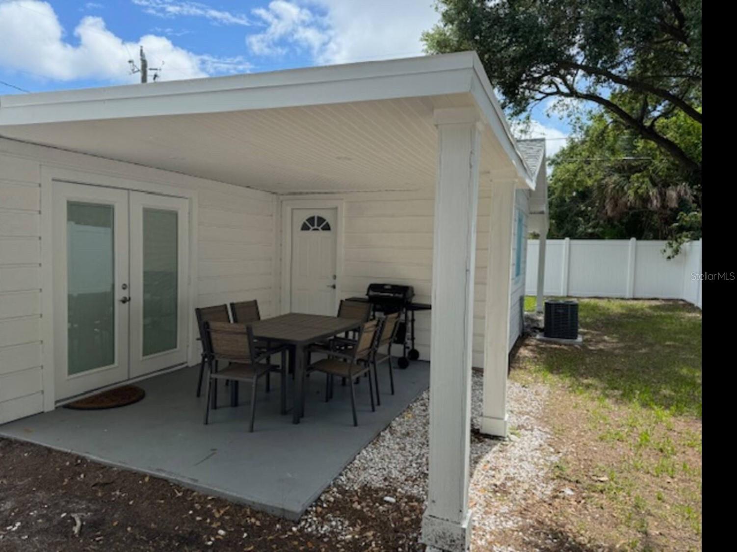 7202 8TH AVE N, ST PETERSBURG, FL, 33710