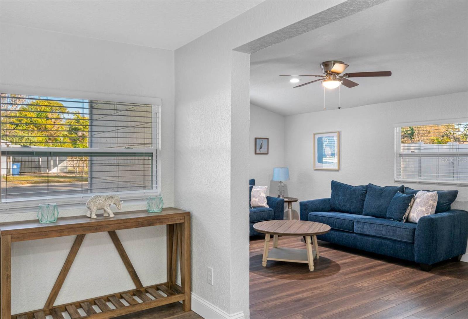 7202 8TH AVE N, ST PETERSBURG, FL, 33710