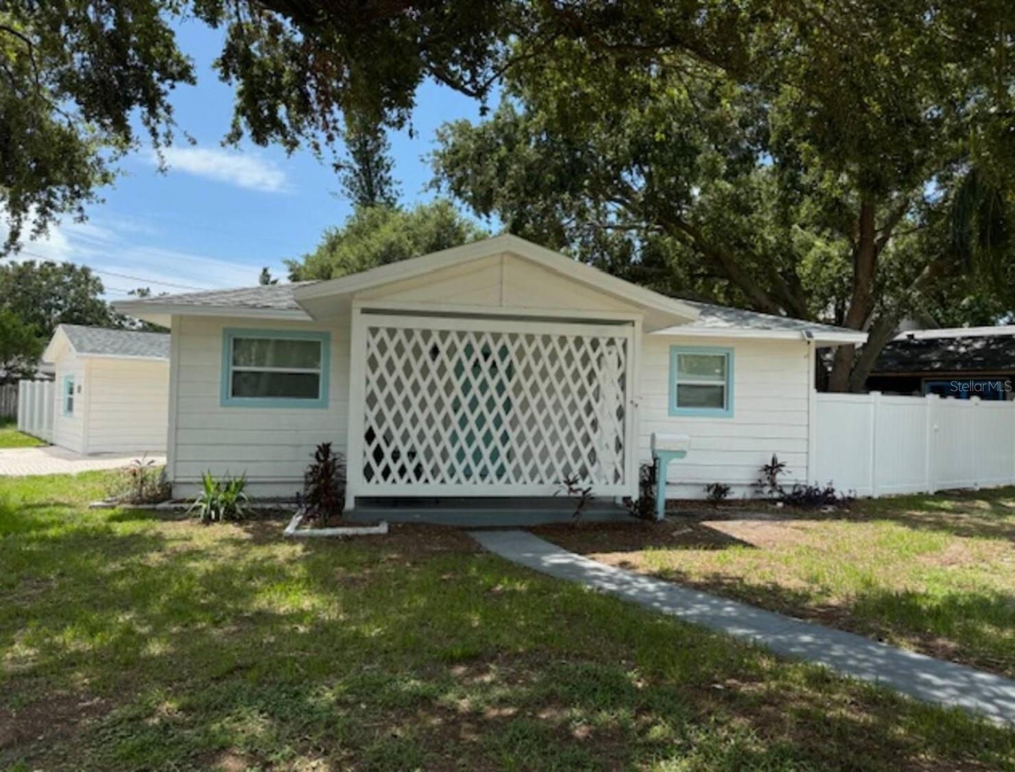 7202 8TH AVE N, ST PETERSBURG, FL, 33710