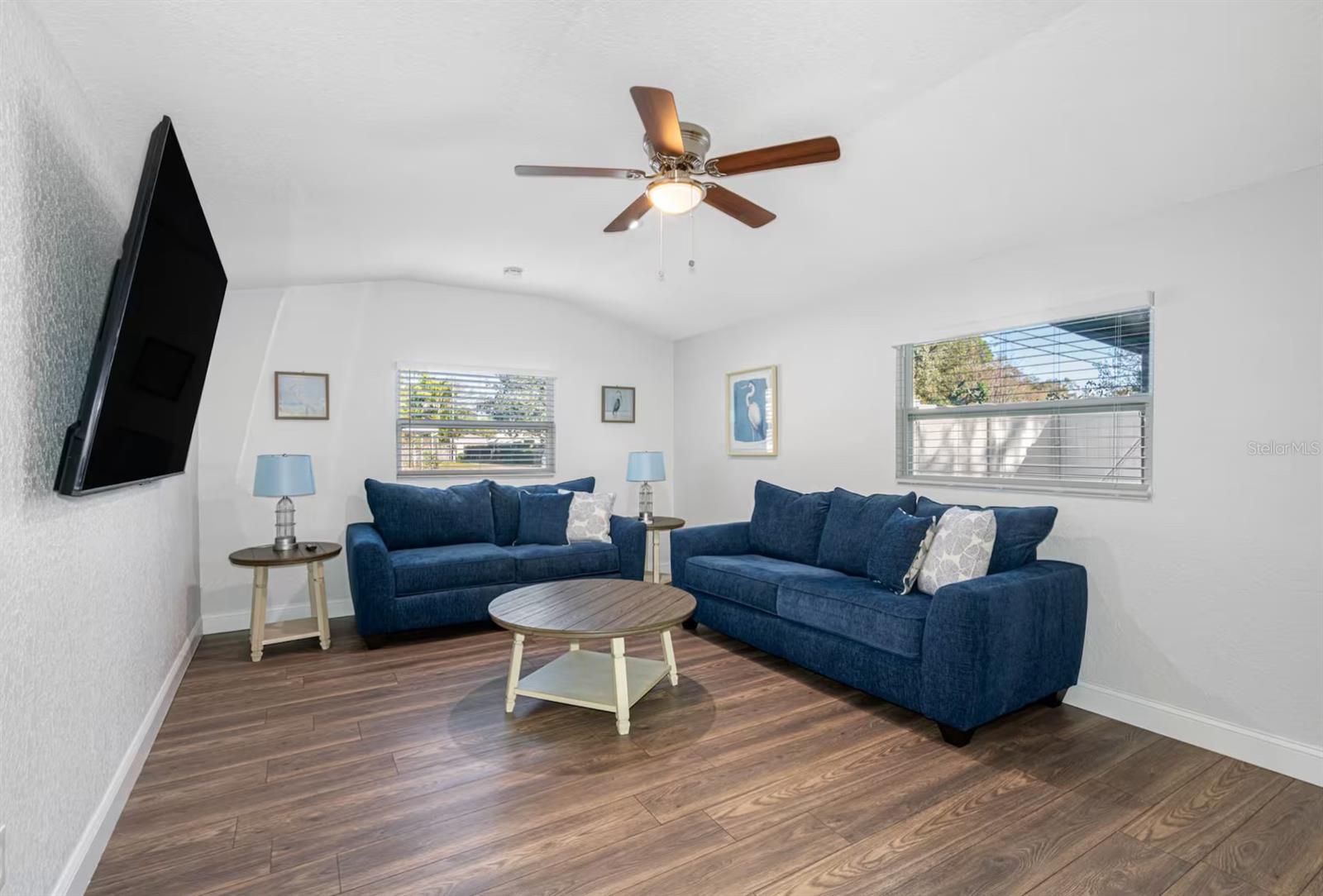 7202 8TH AVE N, ST PETERSBURG, FL, 33710