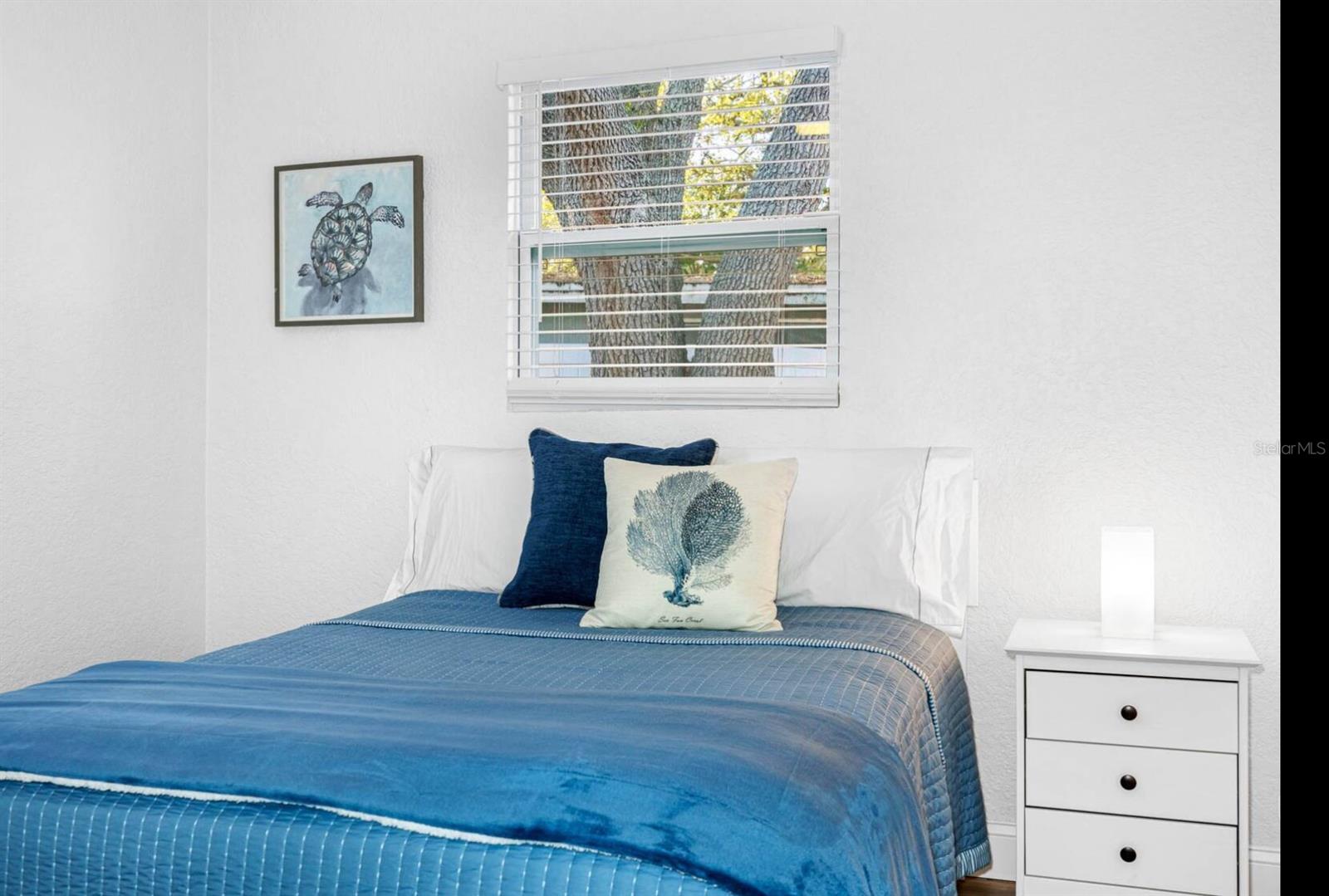 7202 8TH AVE N, ST PETERSBURG, FL, 33710