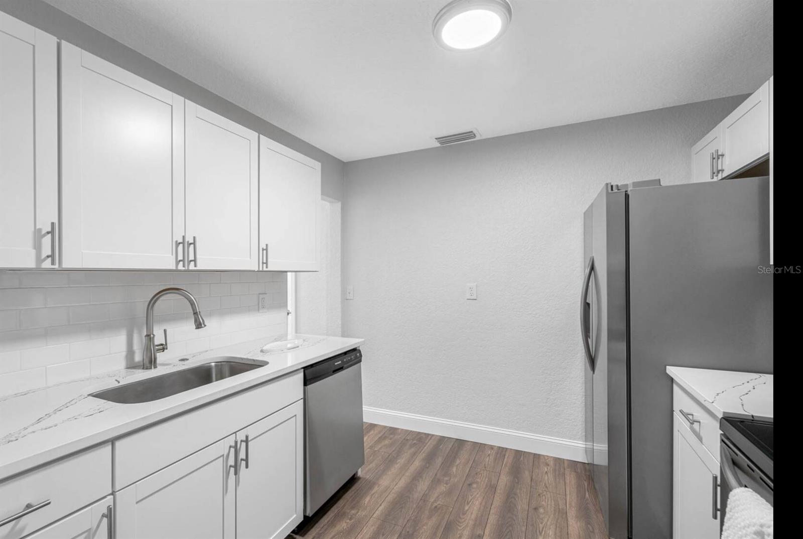 7202 8TH AVE N, ST PETERSBURG, FL, 33710