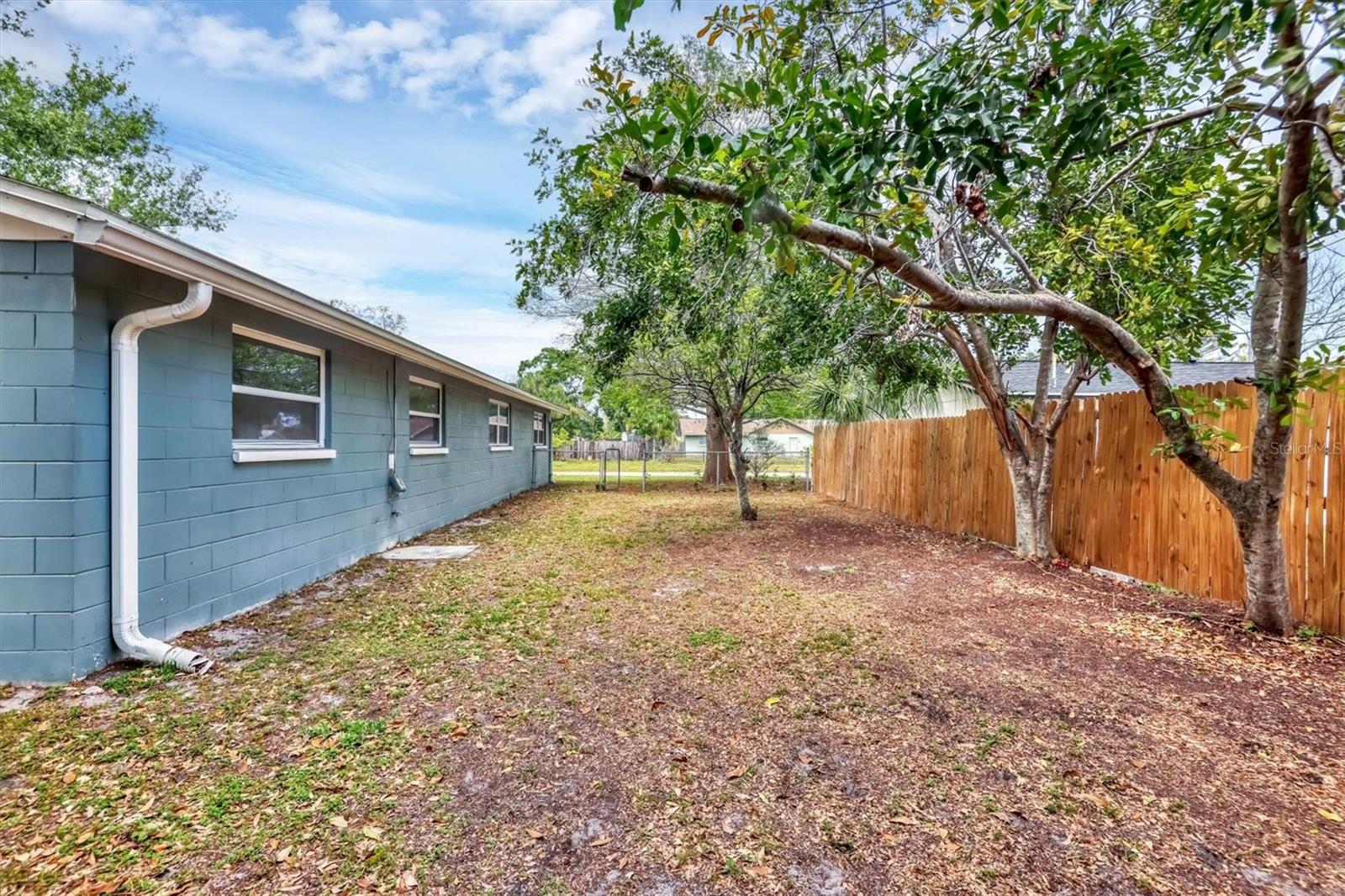 8470 MAGNOLIA DR, SEMINOLE, FL, 33777