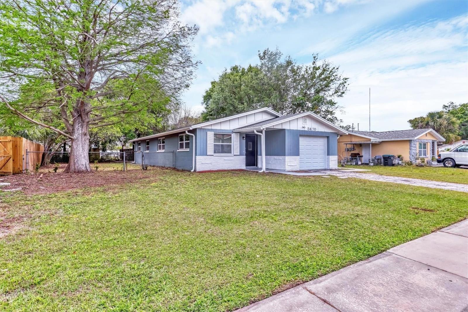 8470 MAGNOLIA DR, SEMINOLE, FL, 33777
