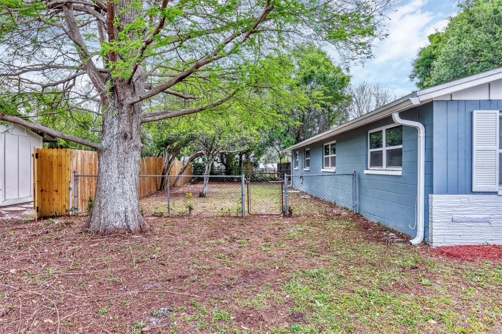 8470 MAGNOLIA DR, SEMINOLE, FL, 33777
