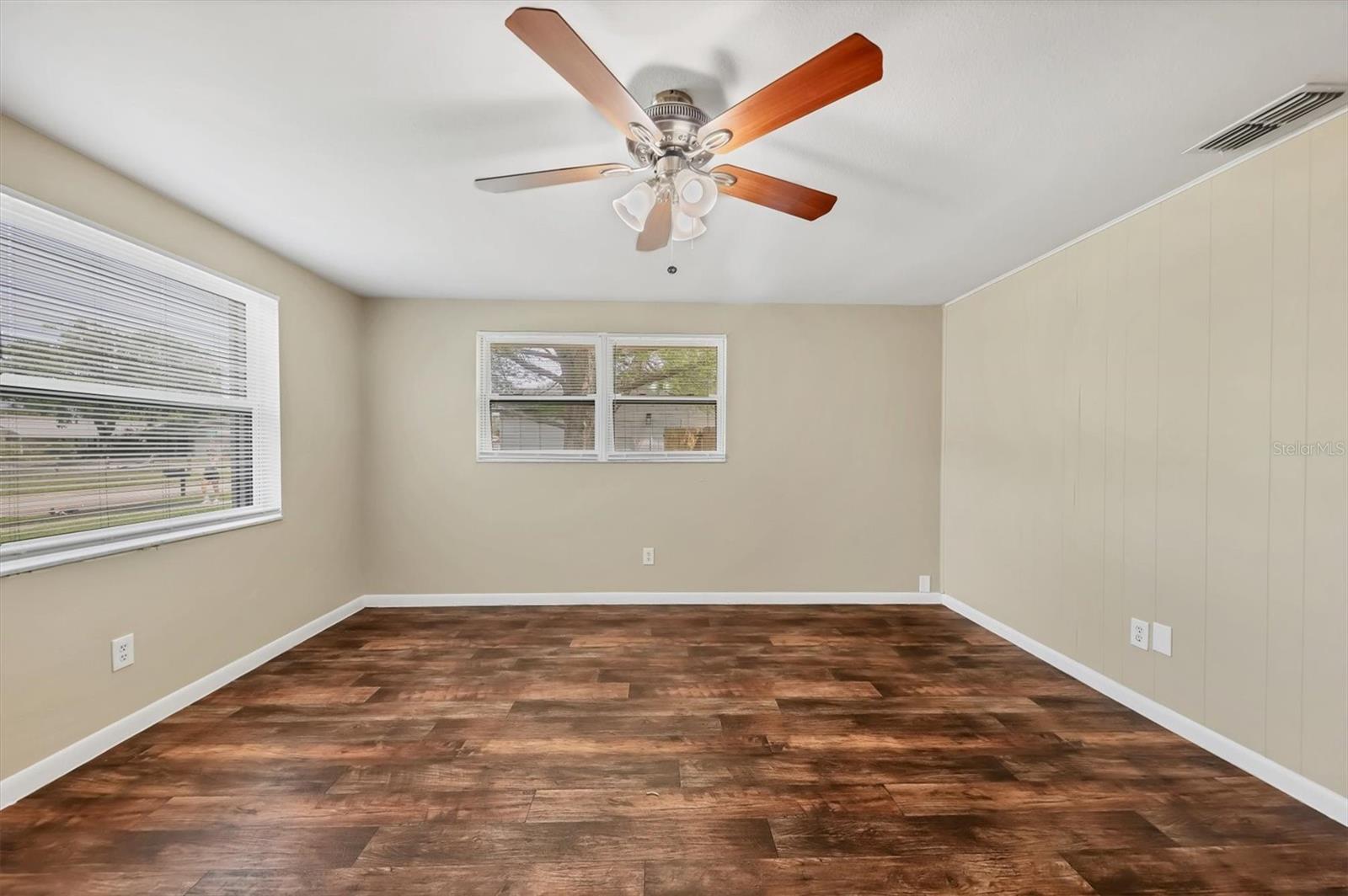 8470 MAGNOLIA DR, SEMINOLE, FL, 33777