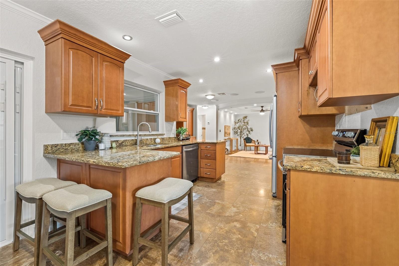 2214 WILSHIRE DR, DUNEDIN, FL, 34698