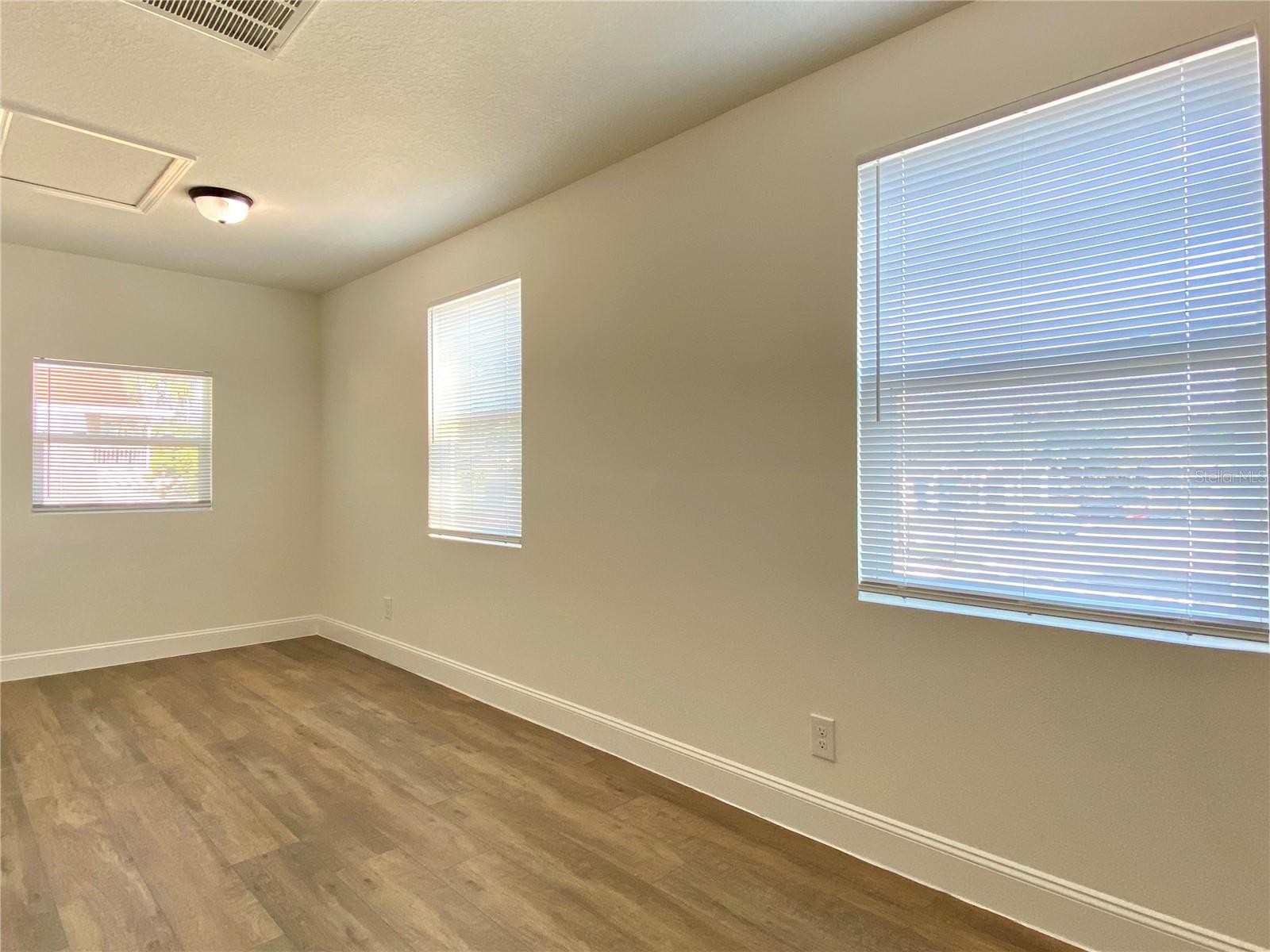 111 E KEY AVE, EUSTIS, FL, 32726