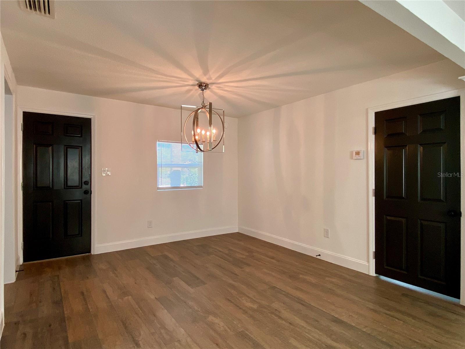 111 E KEY AVE, EUSTIS, FL, 32726