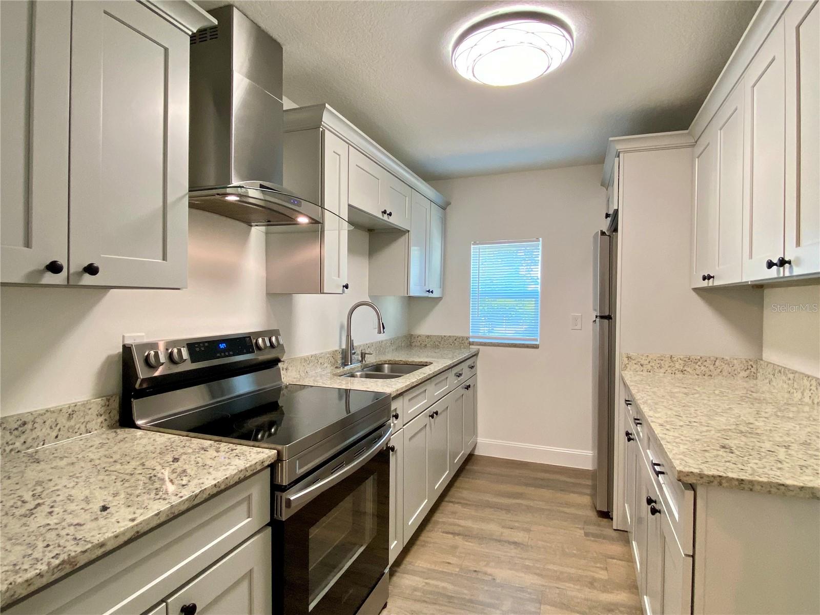 111 E KEY AVE, EUSTIS, FL, 32726